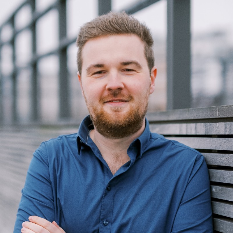 Zaakvoerder Ruben Wouters, Webit